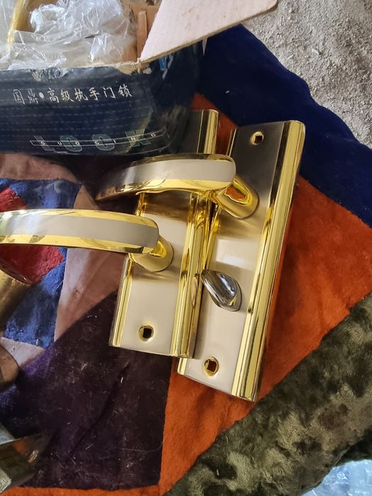 Продам замки,ручки дверные