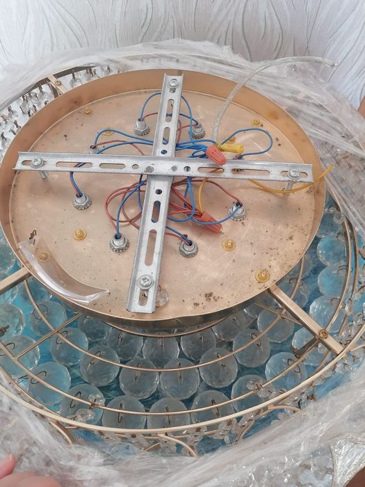 Люстра на 20кв.м -25 КВ.м