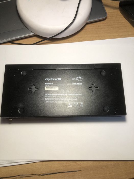 Продам роутэр  UBİQUİTİ Edge Router Lite-3 б/у