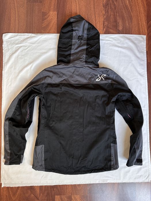 Jacheta impermeabila,dama,Revolution Race,marime S