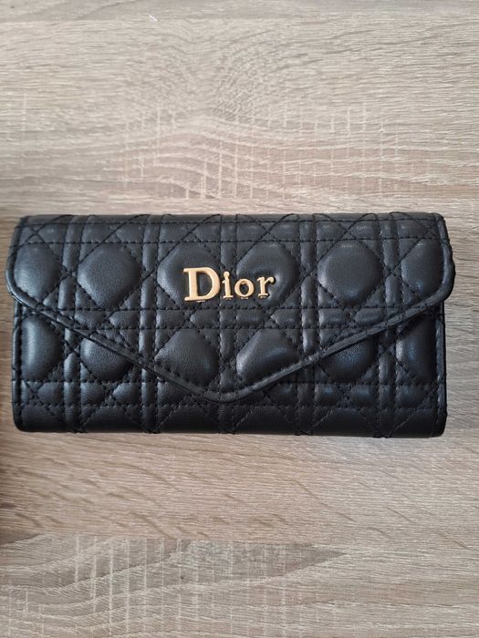 Дамски портмонета