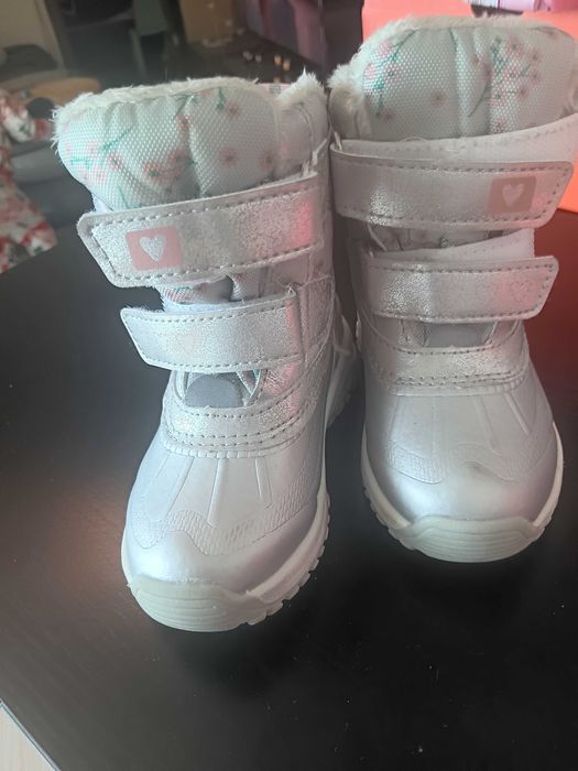 Ботуши 22 номер момиче