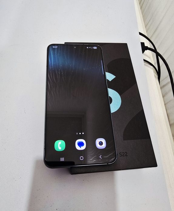 Samsung S22 8/128
