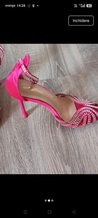 Vând sandale dama