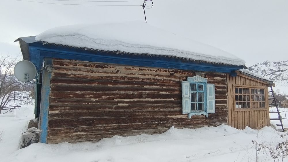 Продам дом бревенчатый.