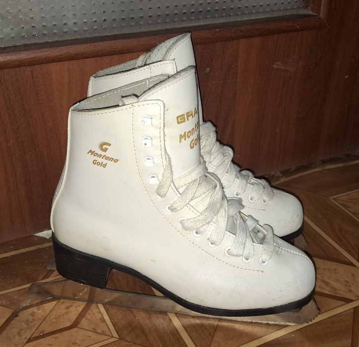 Продам коньки 39 размера