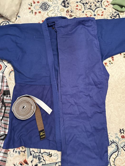 Продам кимино новый