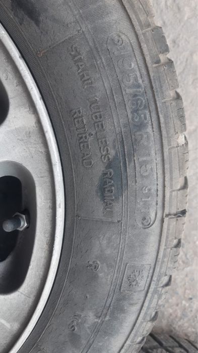 Продается Шины с дисками комплект. 195/65/15