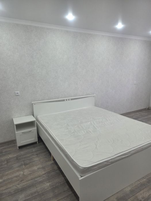 Кровать с тумбой