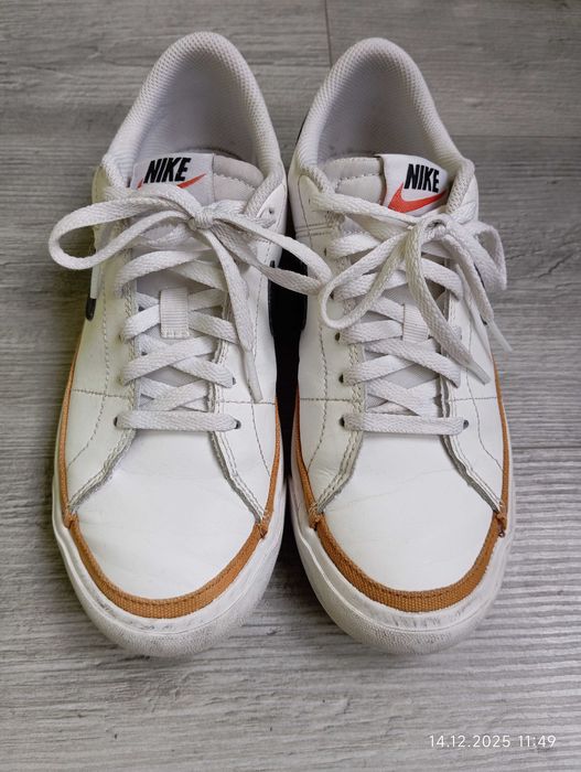 Кецове Найк в добро състояние номер 37.5 цена 40 лв.