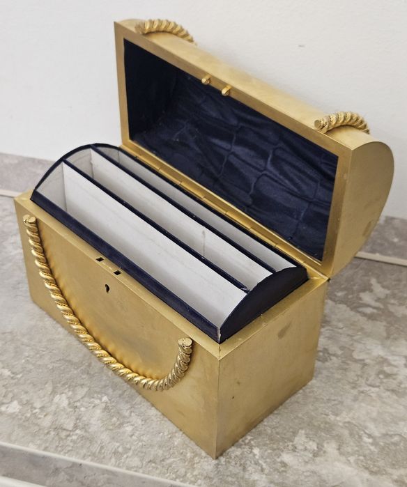 LONDON 19-ти век,  бронзов кутия за съхранение на хартия.