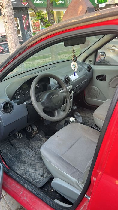 Vând Dacia Logan