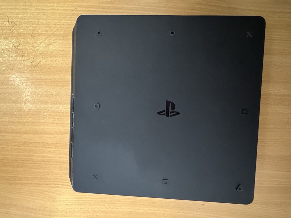 Ps 4 Slim 500GB + un joc Gta 5 Stare perfecta controler perfect cu toste cablurile