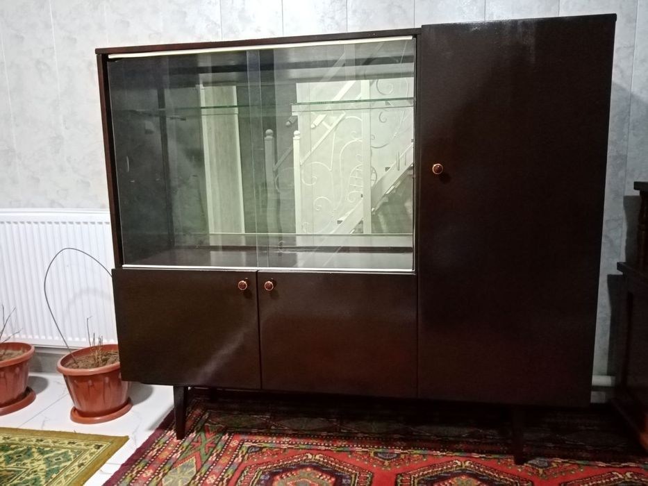 Сервант хорошего качества