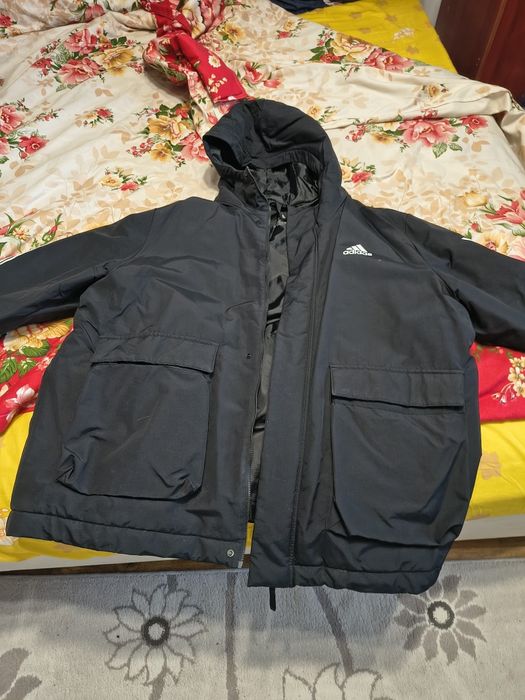 Geaca Adidas puțin purtata