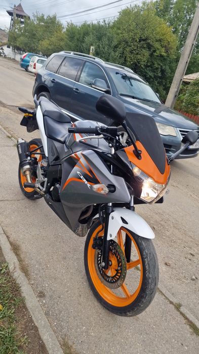 De vânzare: Honda CBR 125 R – 2013