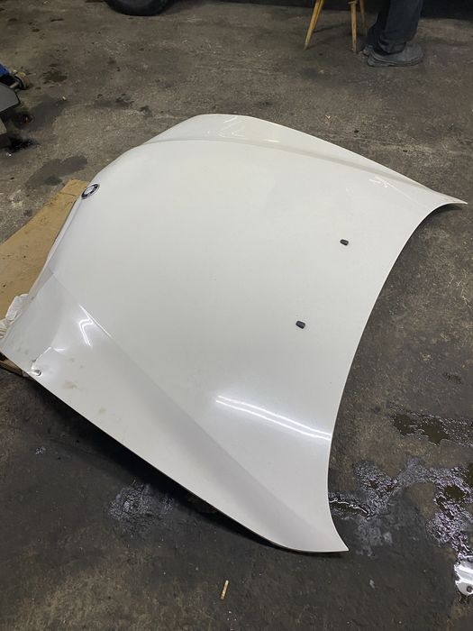 Капот бмв е39 (битый)