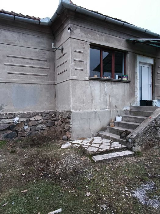 Casa de vanzare cu teren generos