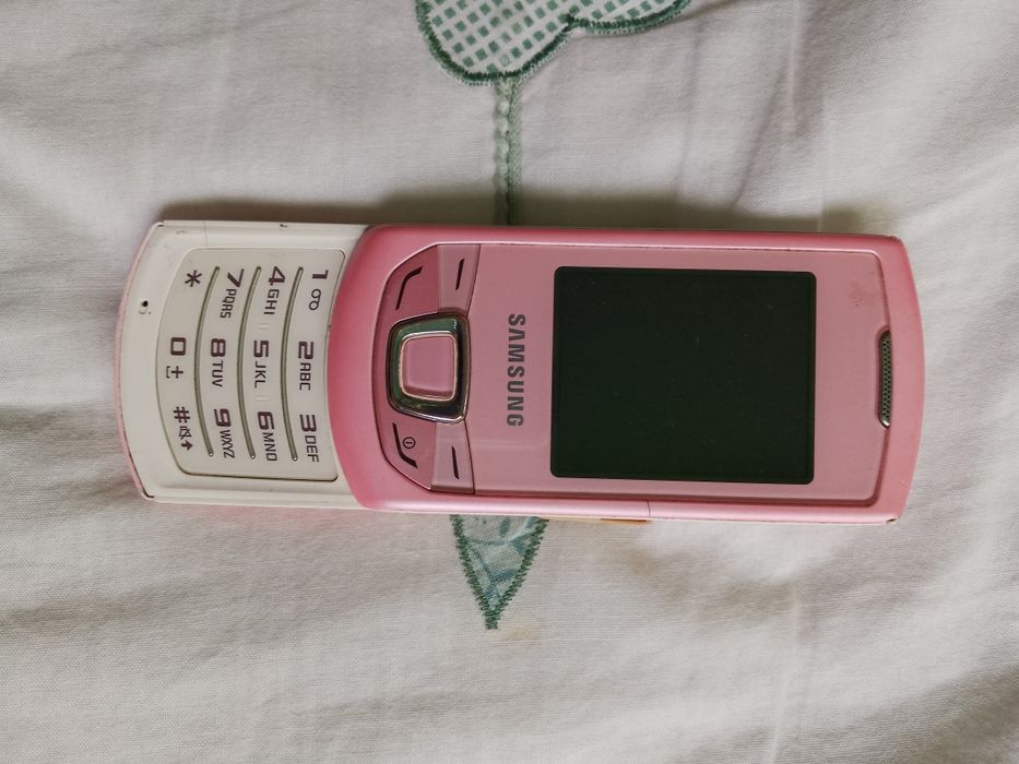 Нови слушалки.В кутия.Телефони използвани.