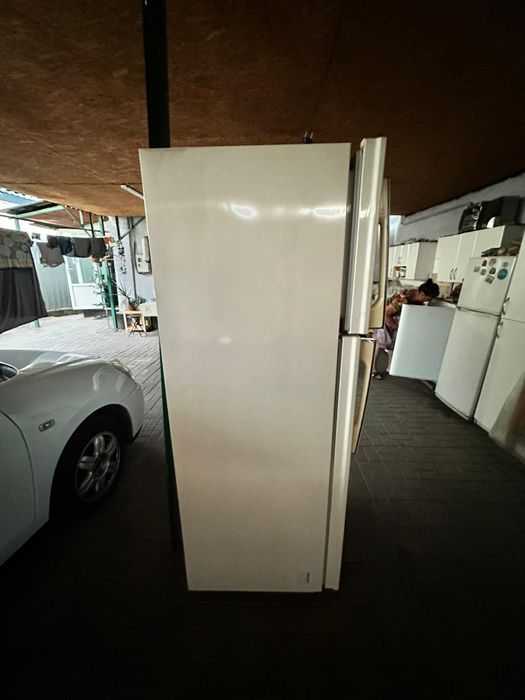 Холодильник Samsung