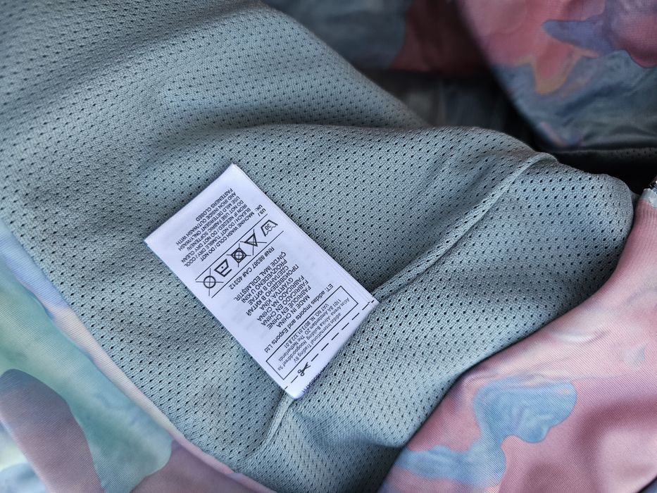 Adidas уникална дамска горница Л  размер