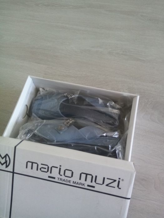 Продам босоножки