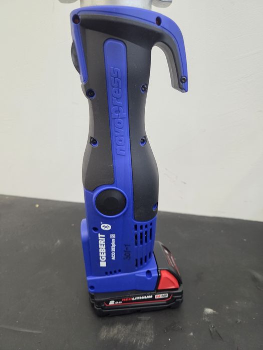 Masina de sertizat tevi 2026 Geberit Novopress ACO 203 plus 2 BLUETOOTH