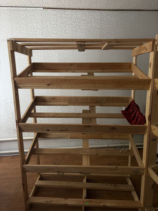 продам полки для овощного магазина