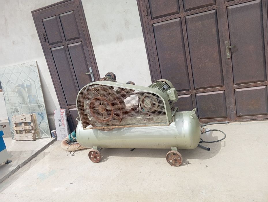 Компрессор 11кв 300литр