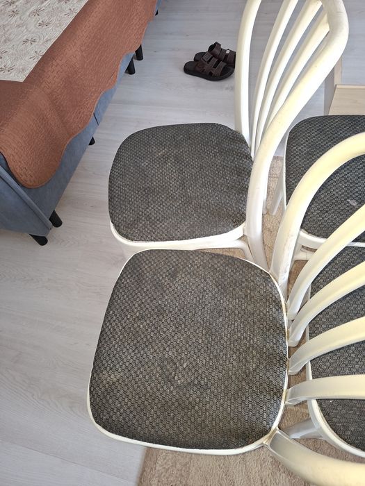 Продам стол и стулья