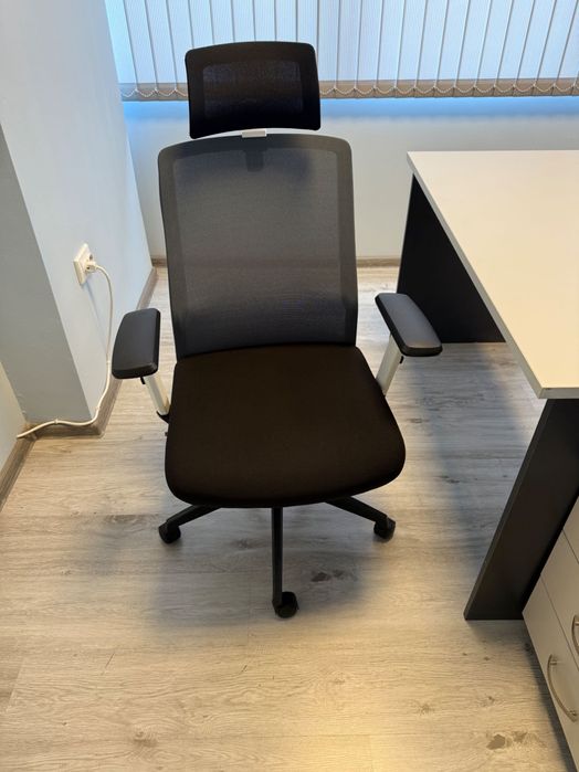 Ергономичен президенски офис стол Carmen 7523