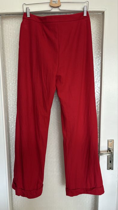 Подарявам!Вълнен червен дамски панталон