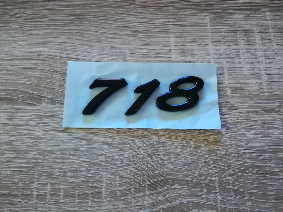 Порше Porsche 718 черен гланц надпис емблема