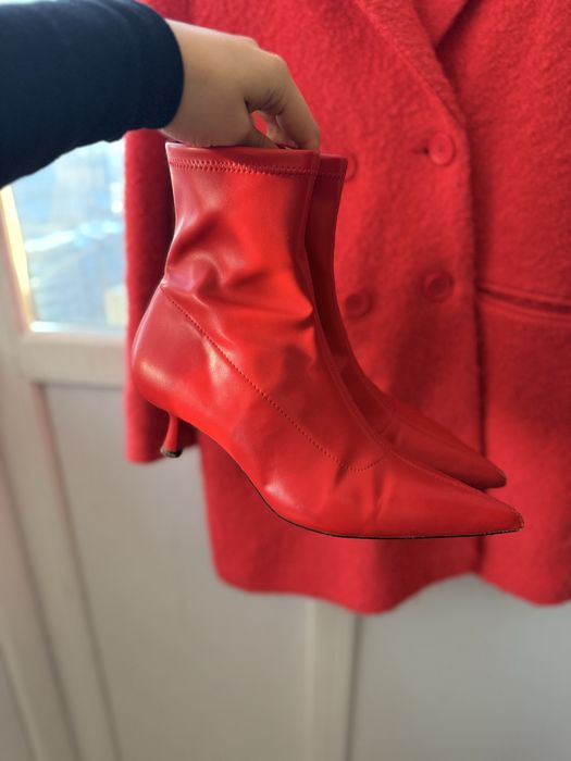 Сапоги Stradivarius