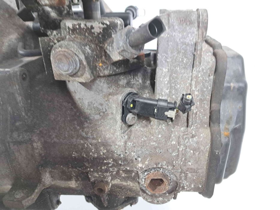 Cutie viteze manuala 5 trepte  Volkswagen Passat B6 (3C2) [Fabr 2005-2