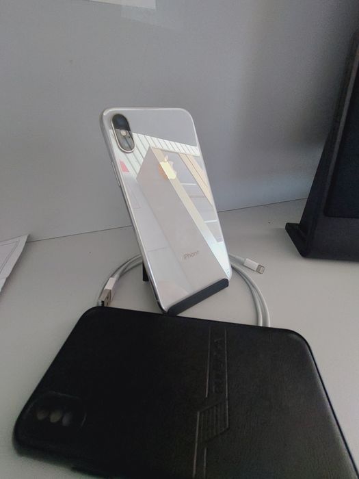 IPhone X  64гига
