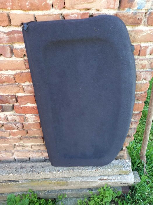 Кора за багажник Опел Астра и щора за багажник Форд Ескорт.