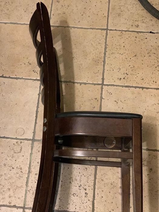 Scaune tapițate de lemn