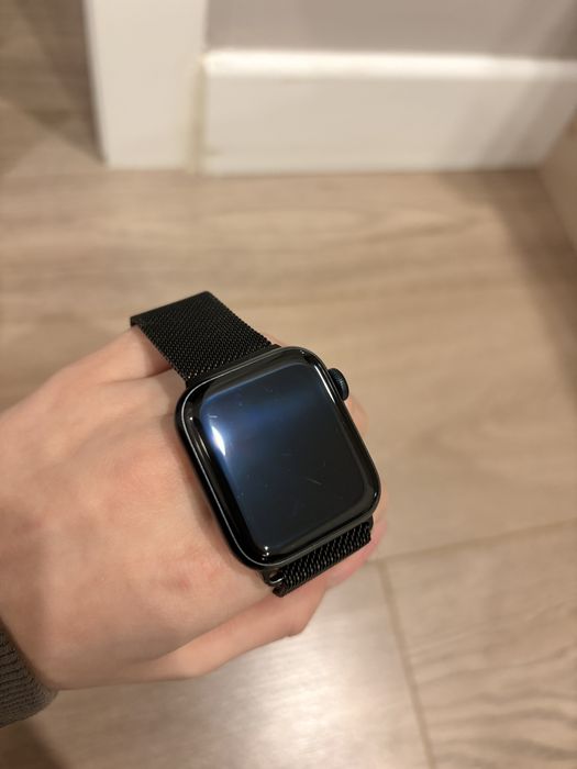 Часы Apple watch SE 2024