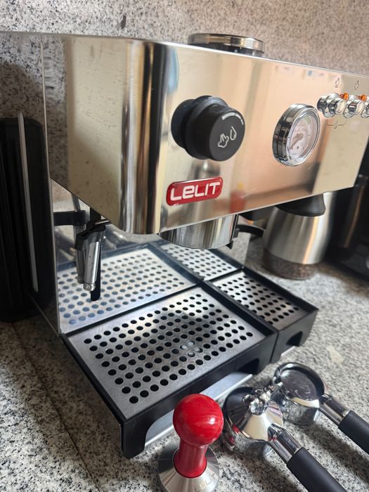 Espressor Anita PL042EM