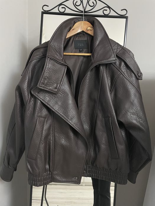 Яке чисто ново /ZARA