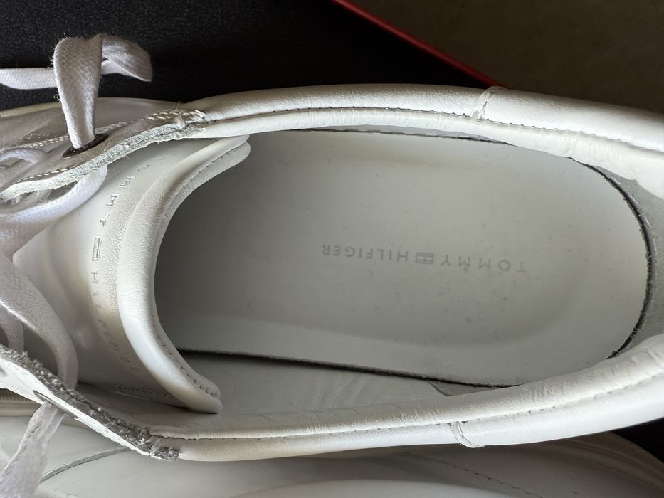 Tommy Hilfiger, 44 номер