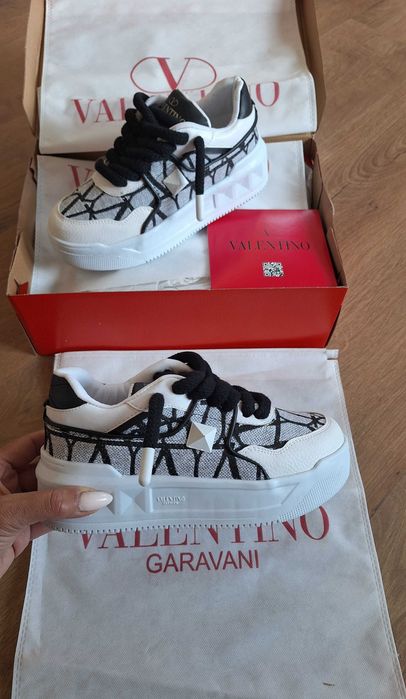 Дамски кецове обувки Valentino маратонки