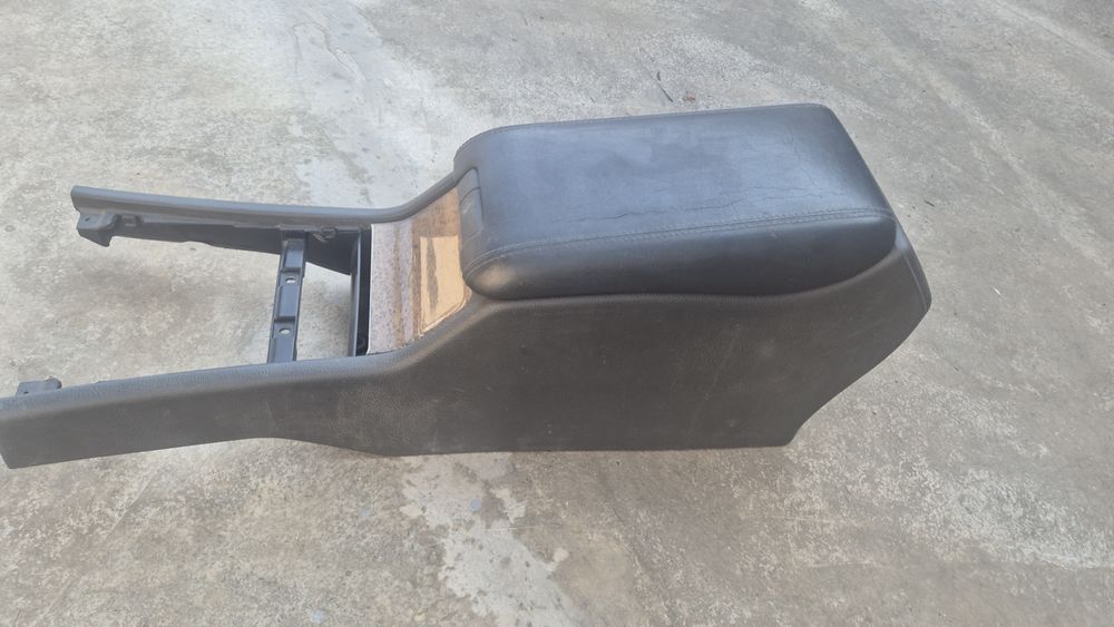 Подлокотник Мерс 210