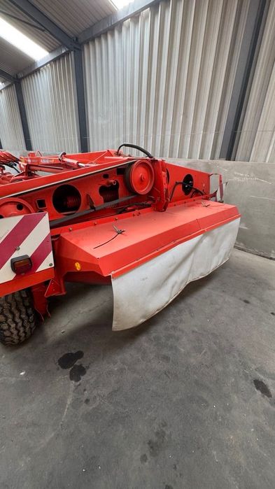 Kuhn Mährwerk, Kasilka John Deere, Claas Arion, Case Puma tortadi.