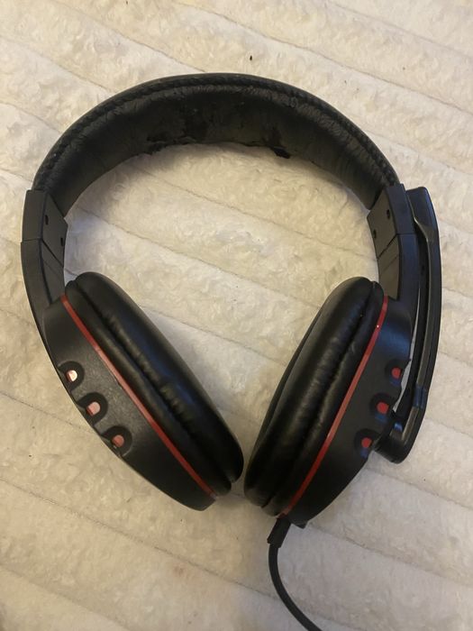 Casti gaming A+ cu microfon si fir
