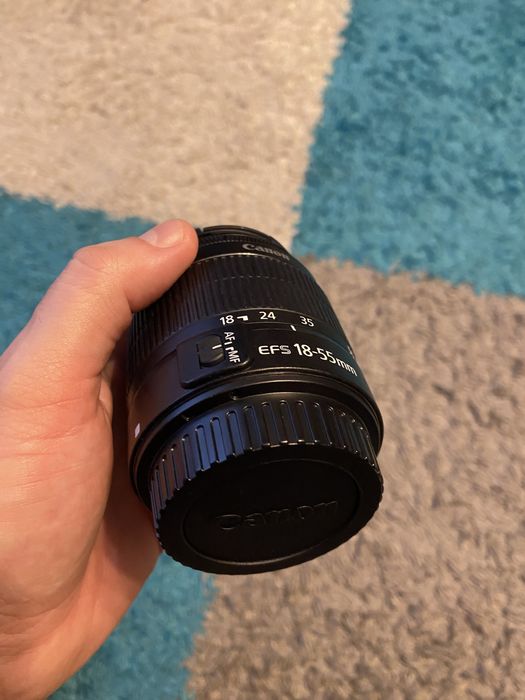 Canon EOS 1300D + obiectiv EF-S 18–55mm IS