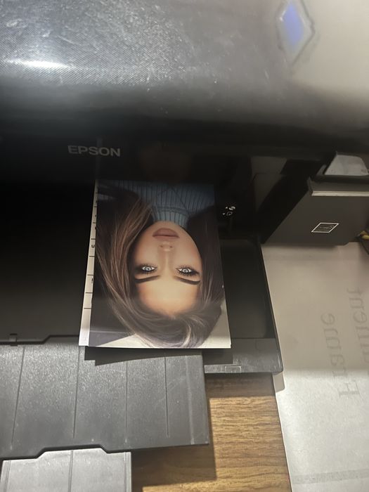 Epson p50 sotiladi srochno lelishilgan narx