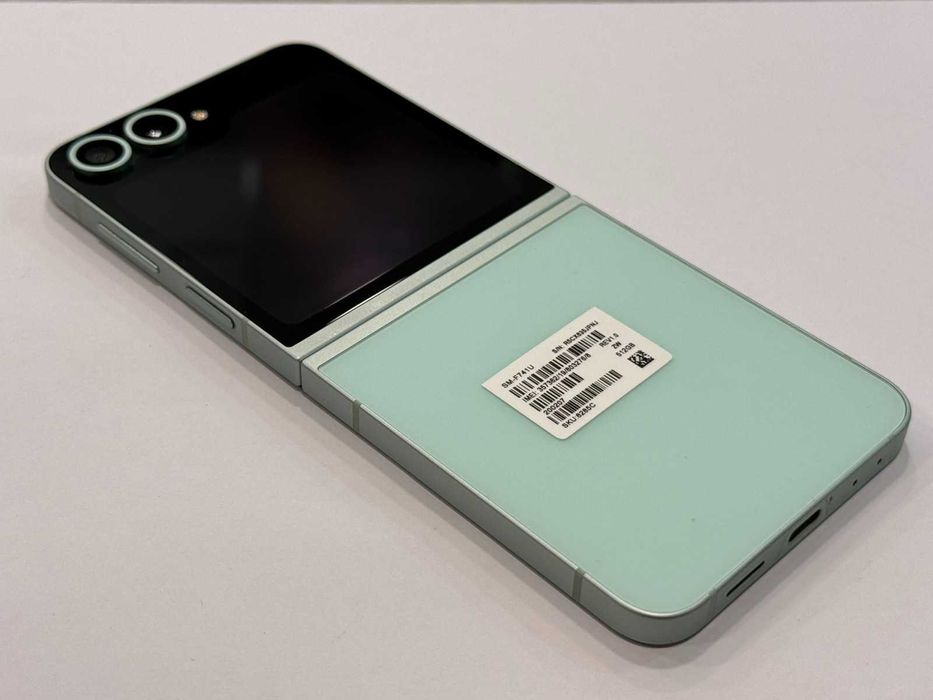 Samsung Galaxy Z Flip6 512GB / 12GB RAM