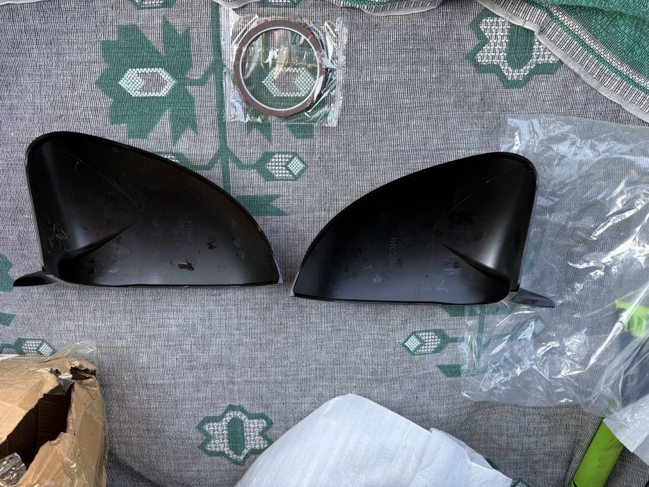 Продам накладки на зеркала, глянец